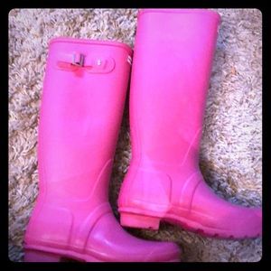 Hunter matte pink boots size 9 tall.